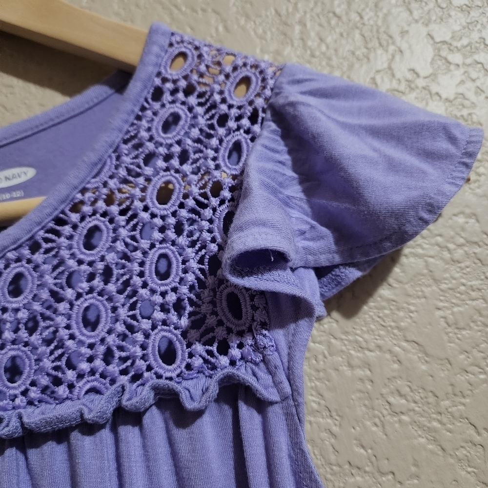 Old Navy flowy loose fit lilac purple top with lace detail Size L (10-12) - Picture 4 of 9